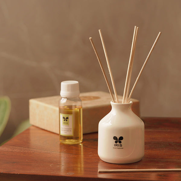 IRIS-apple-cinnamon-reed-diffuser-set-front-cover-view-1